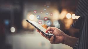 5 Interesting Ways to Use Social Media to Recognize Employee Loyalty